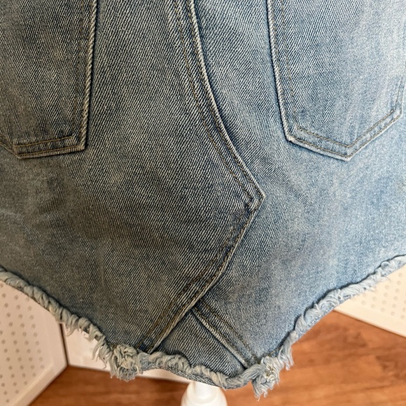 Dance&Marvel Mini Floral Embroidery Denim Skirt. Size small. - Picture 6 of 8